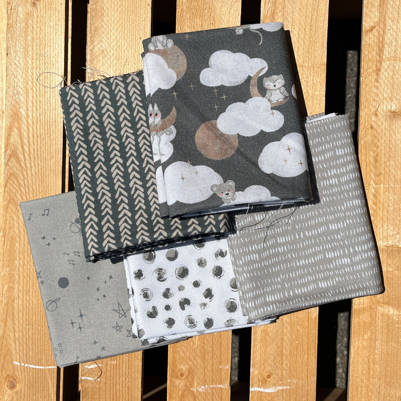 Sweet Lullaby 5 Piece Fat Quarter Bundle - Grey