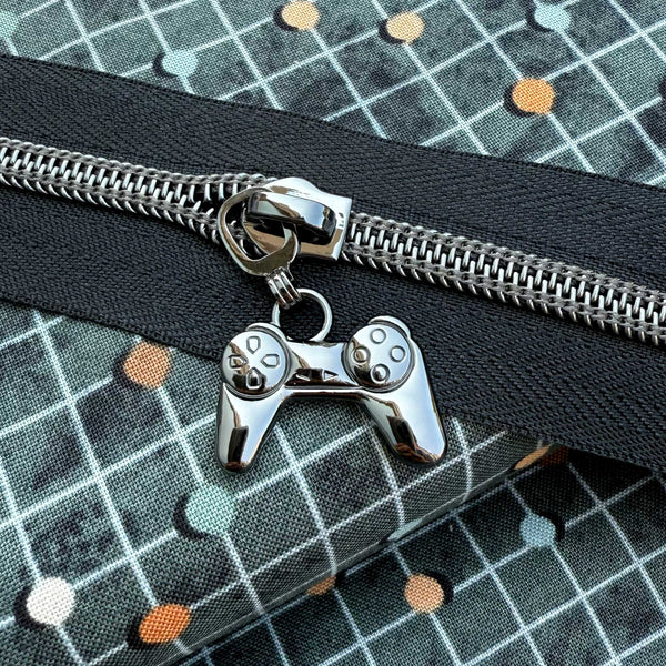Gunmetal Game Controller Pulls for #5 Zipper Tape - Package of 5