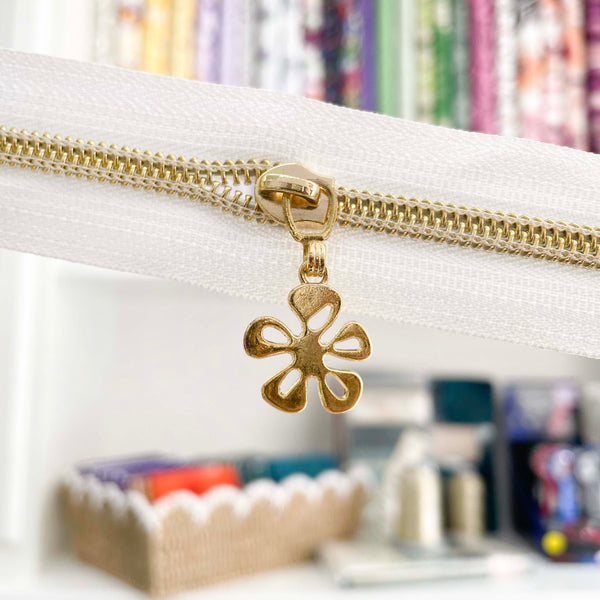 #5 Zipper Pull - Gold Flower